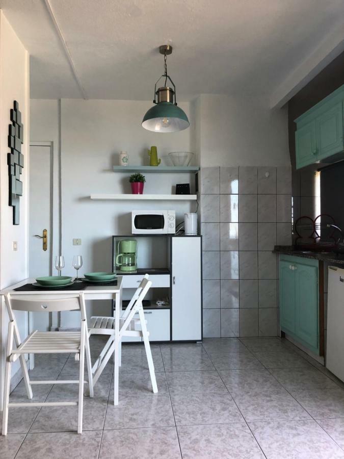 Апартаменты Magnificent Studio With A Terrace Overlooking The Sea! Пуэрто-де-ла-Крус Экстерьер фото